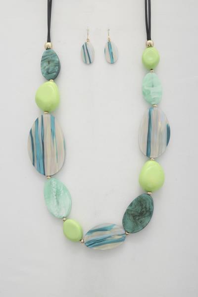 COLORFUL OVAL ACRYLIC NECKLACE