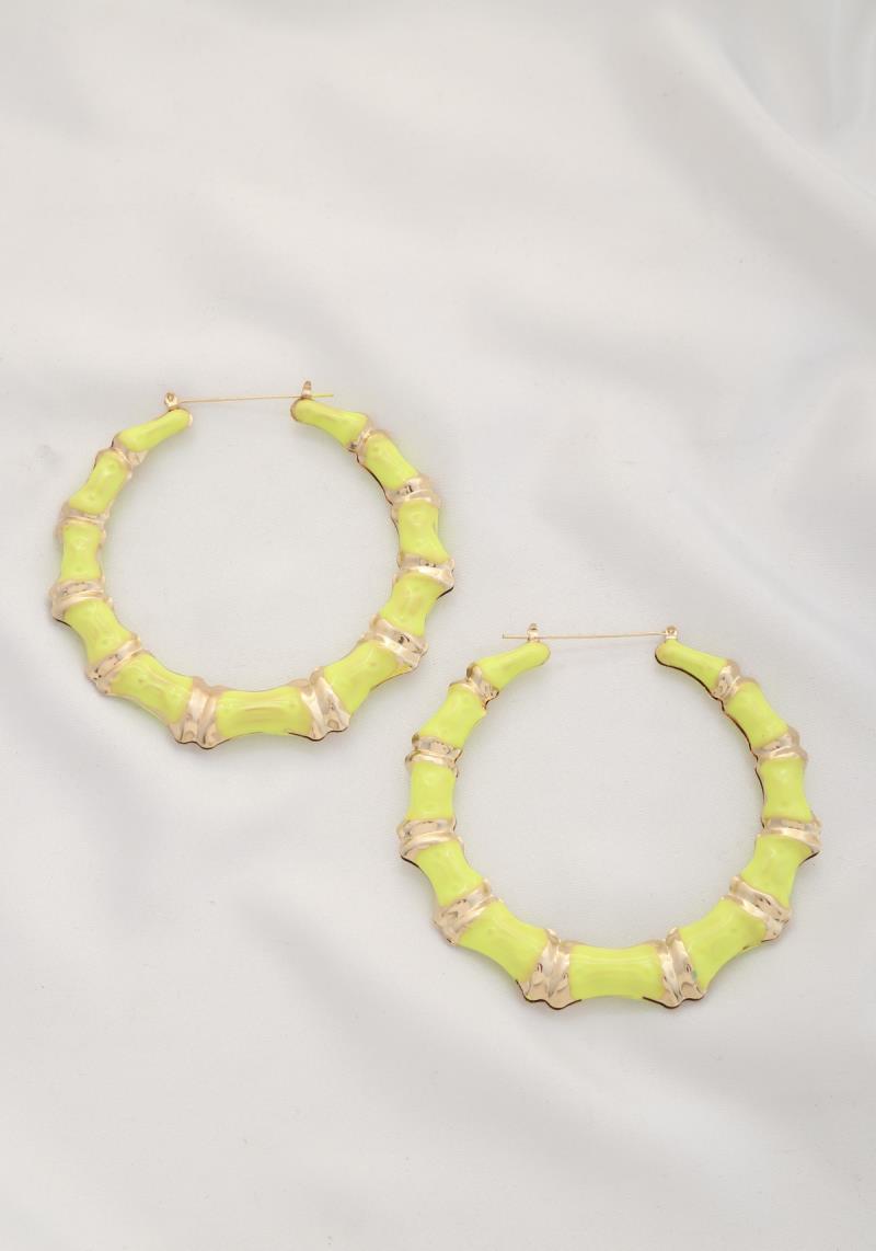 COLOR METAL BAMBOO PATTERN HOOP EARRING