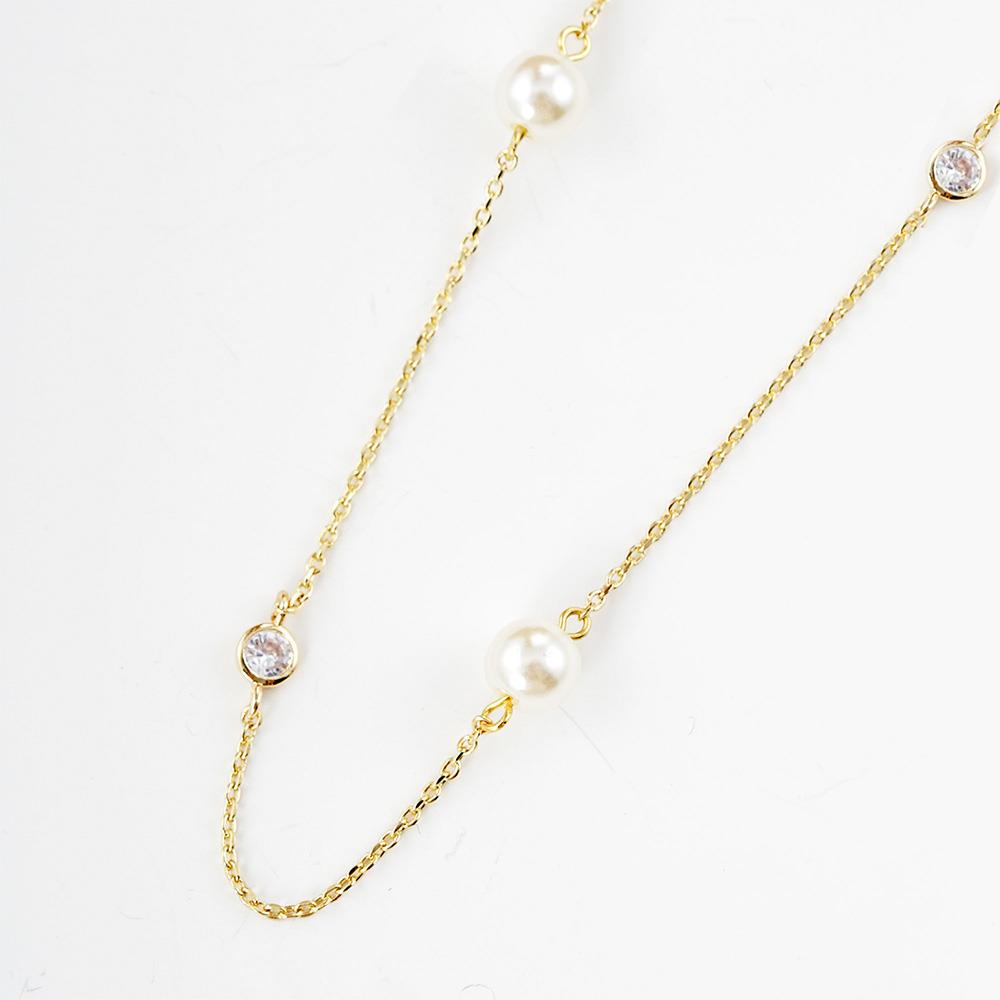 CRYSTAL PEARL BEAD STATION NECKLACE