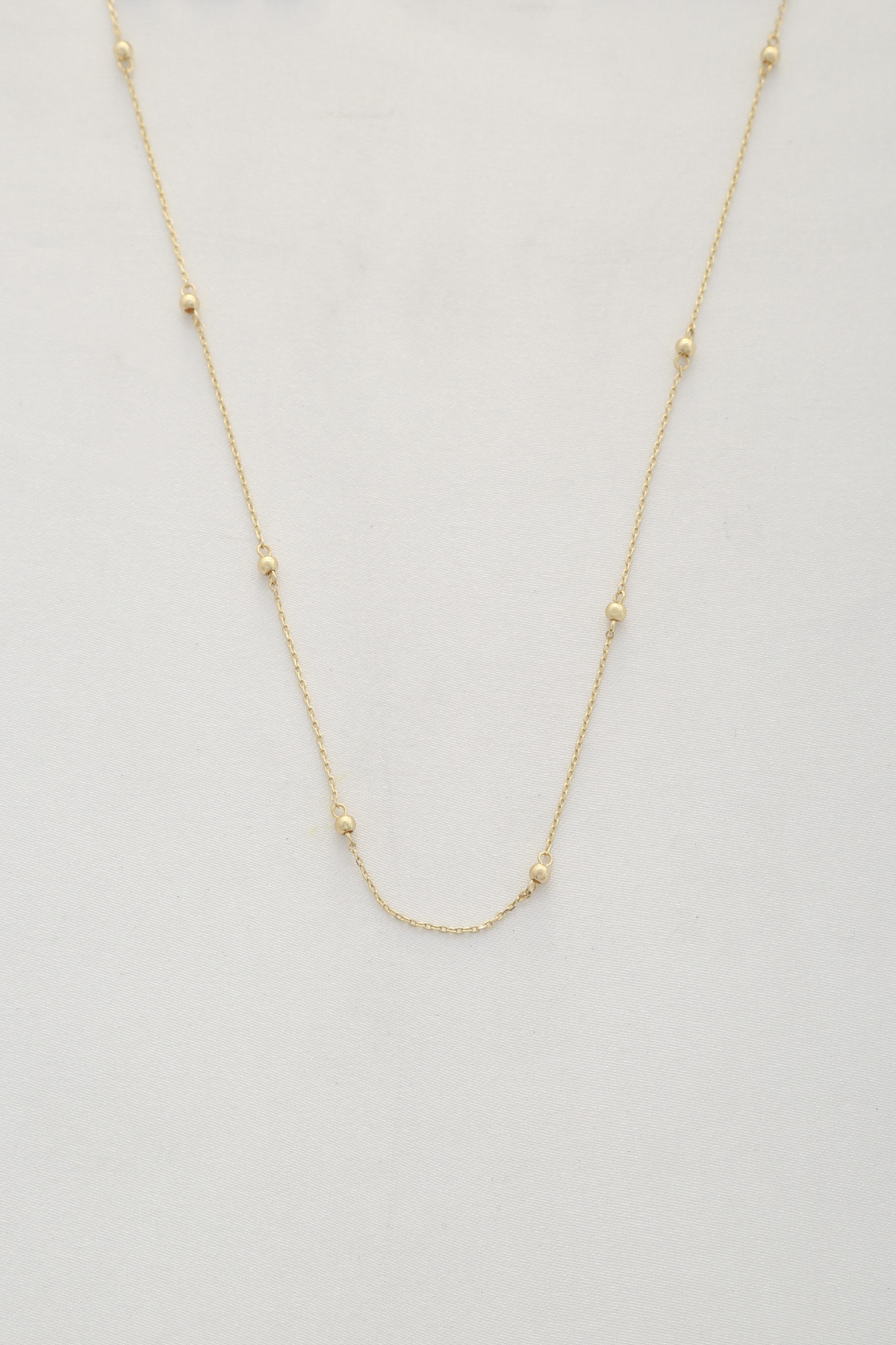 DAINTY BALL BEAD STATION NECKLACE