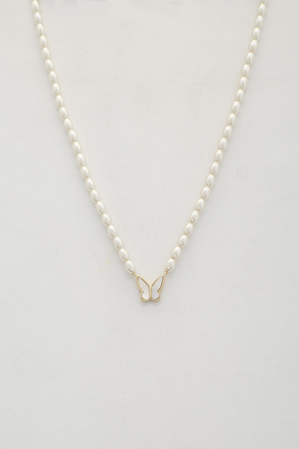 BUTTERFLY CHARM FRESH WATER PEARL NECKLACE