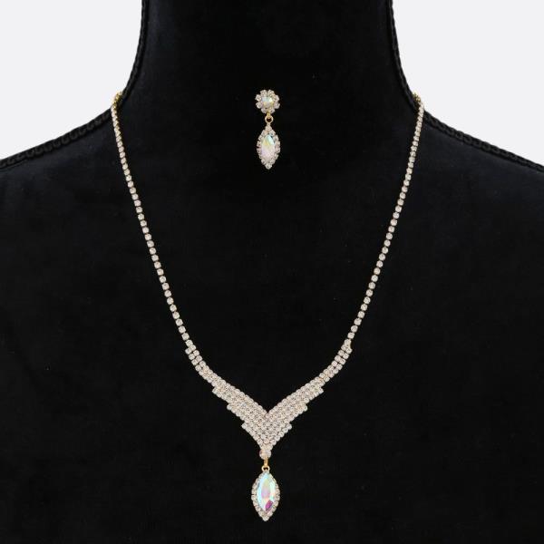 MARQUISE CRYSTAL V SHAPE NECKLACE