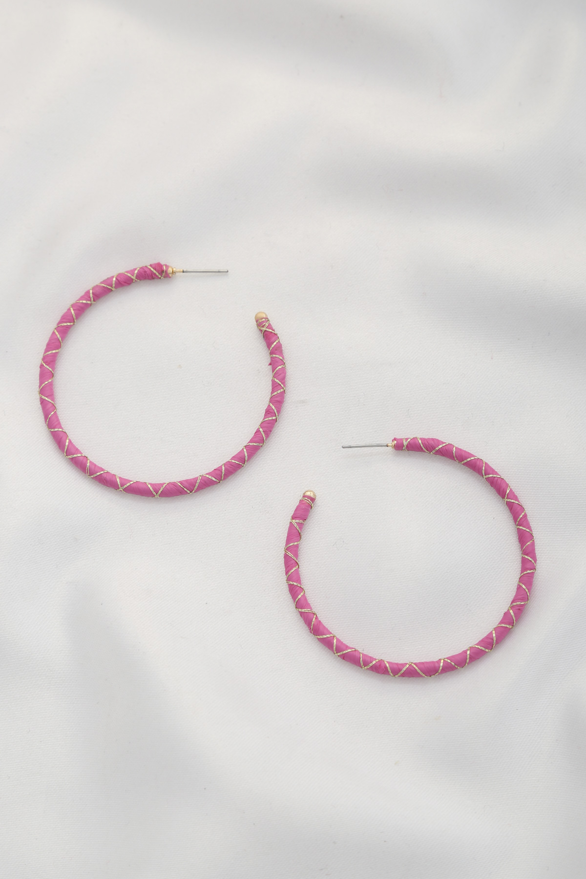 RAFFIA WRAPPED OPEN HOOP EARRING