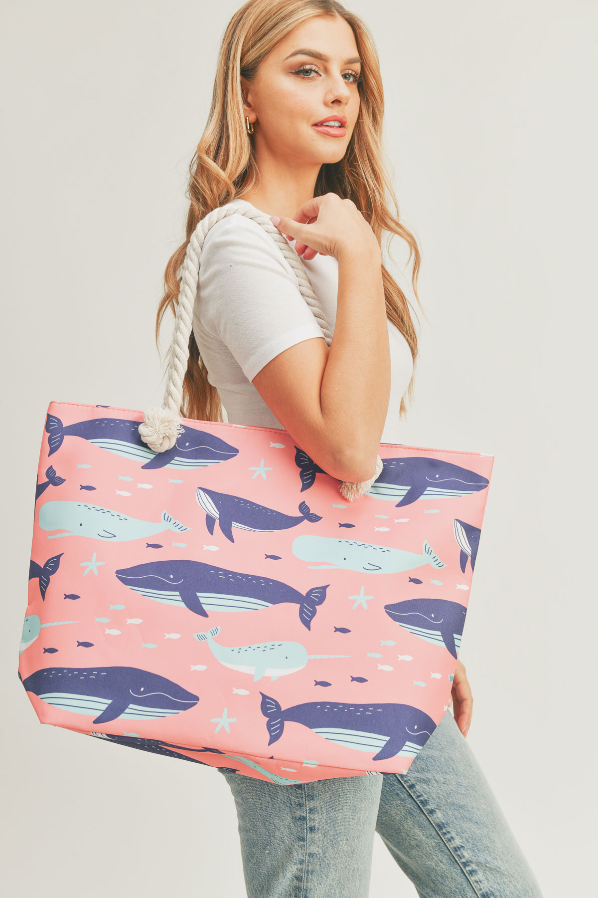 WHALE PRINT TOTE BAG WITH ROPE HANDLES.