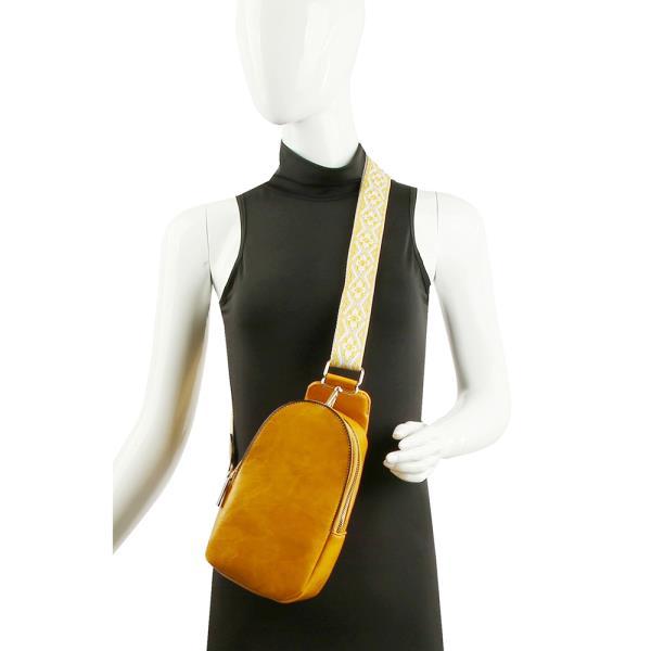 SMOOTH COLOR ZIPPER OVAL SLING CROSSBODY BAG