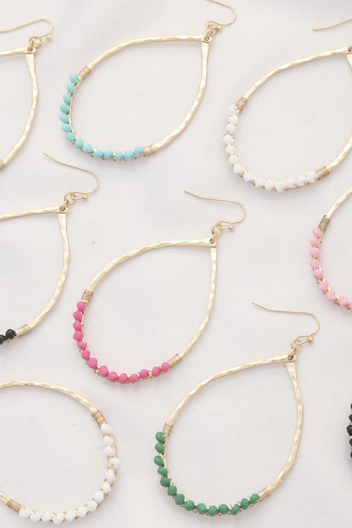 HAMMERED METAL TEARDROP BEADED DANGLE EARRING