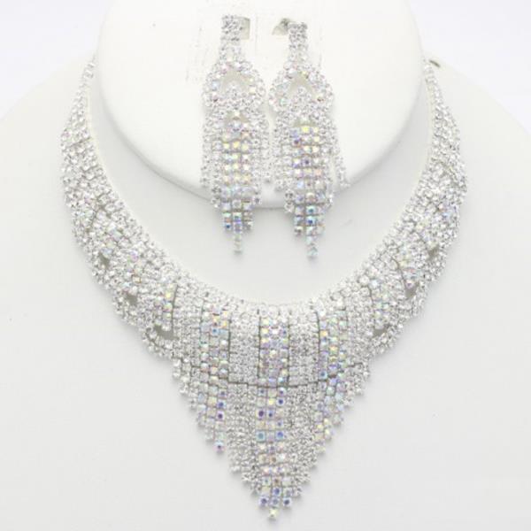 CRYSTAL PAVE SCALLOP EDGE NECKLACE