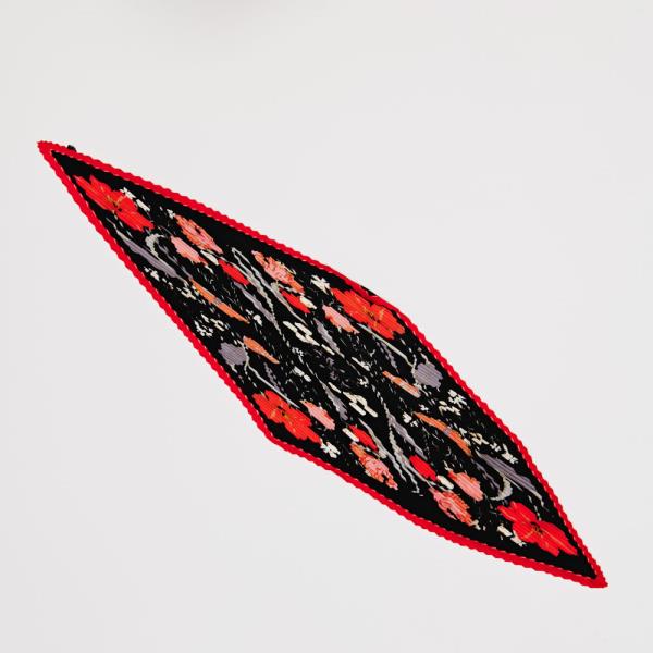 FLORAL PRINTED PLEATED SILKY SCARF