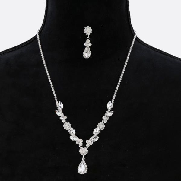 TEARDROP RHINESTONE NECKLACE