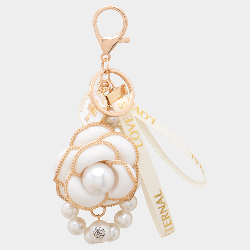 FLORAL PEARL BEAD LETTER STRAP KEY CHAIN