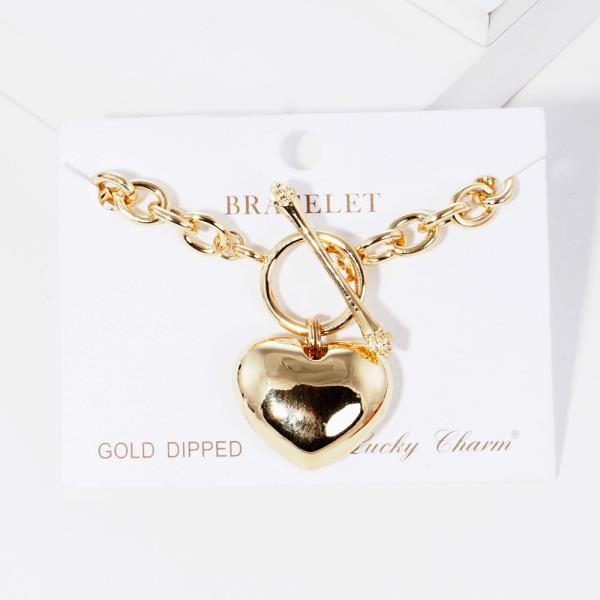 METAL HEART TOGGLE CLASP BRACELET