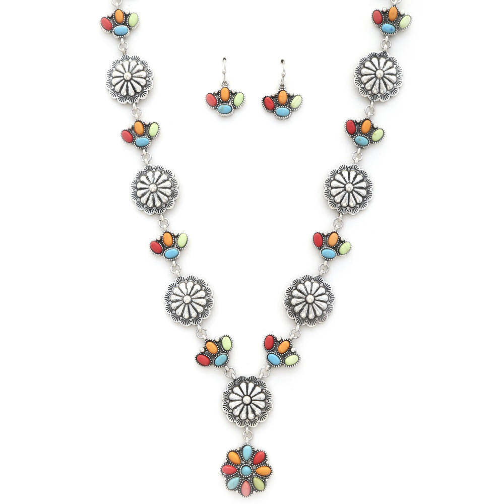 CONCHO BEADED STATION NECKLACE