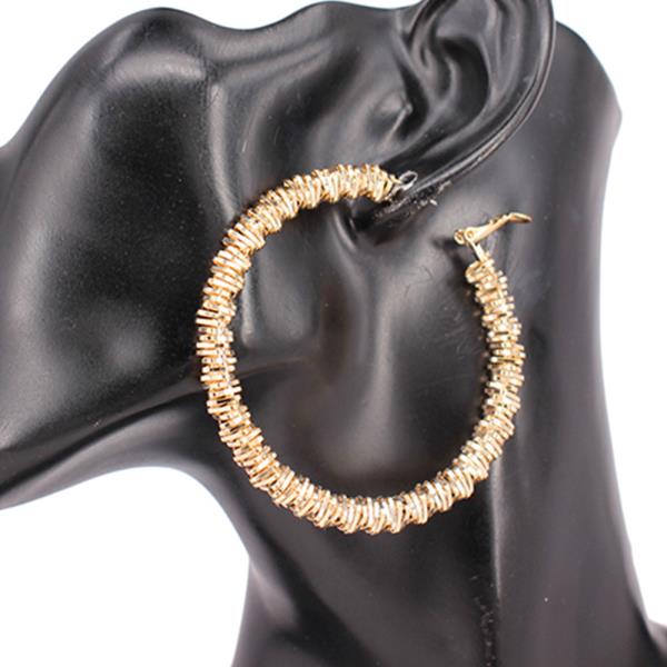 METAL HOOP EARRING