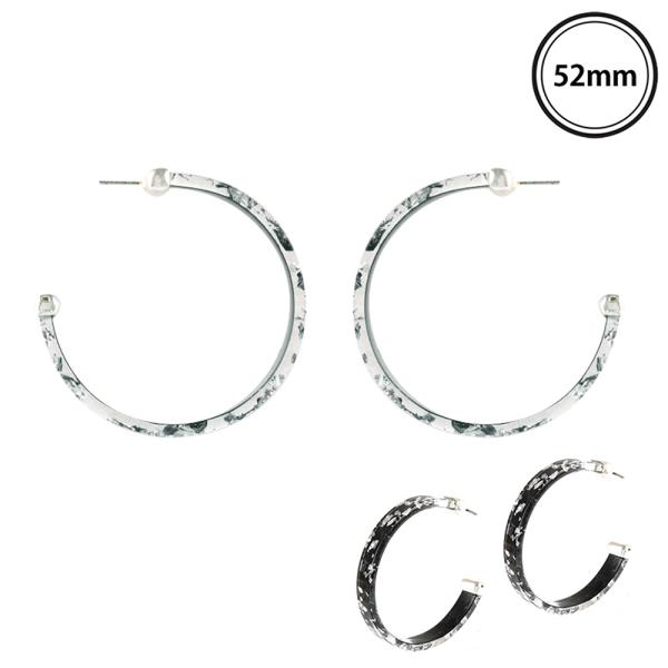 ACETATE FLAKE HOOP EARRING