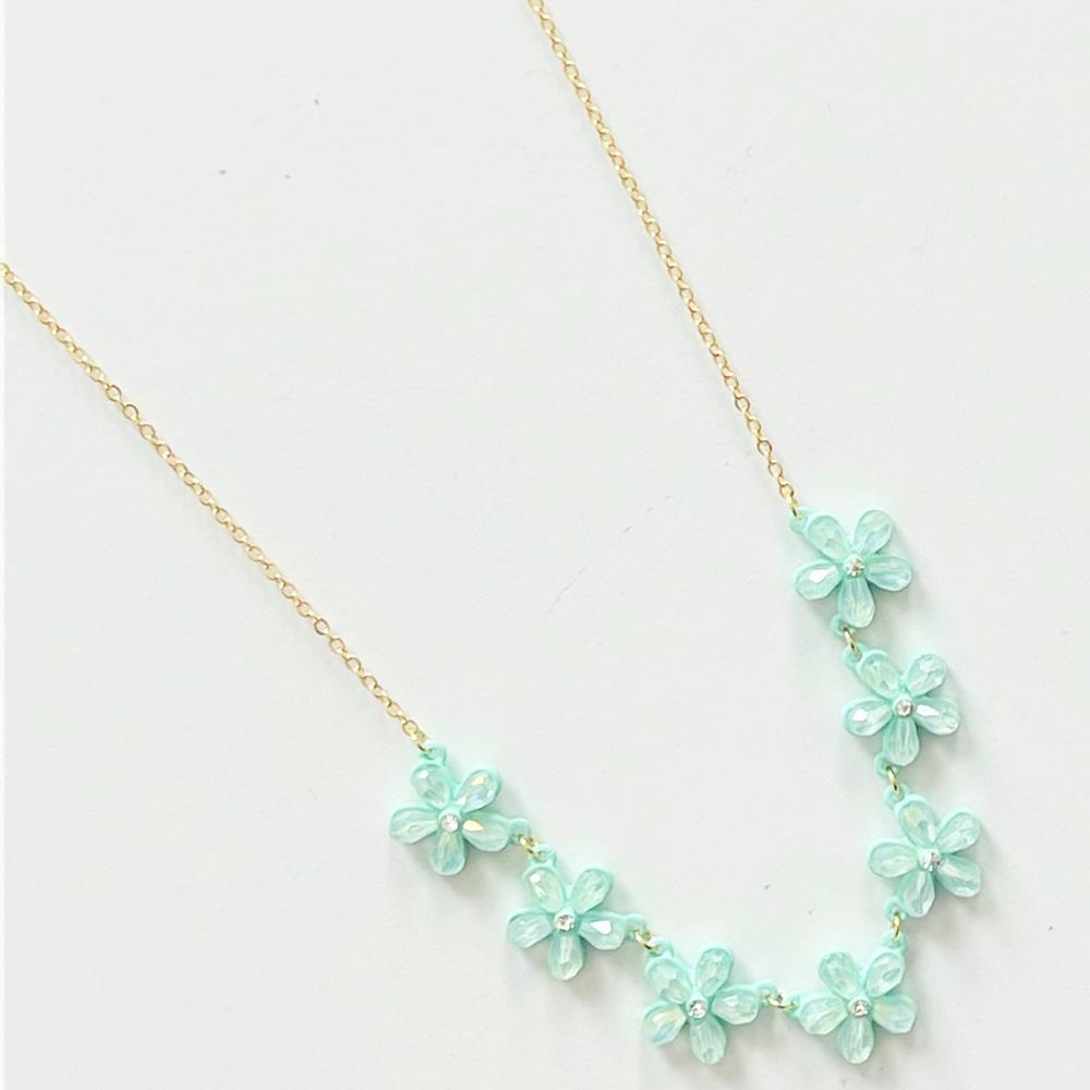 MULTI FLOWER CRYSTAL NECKLACE
