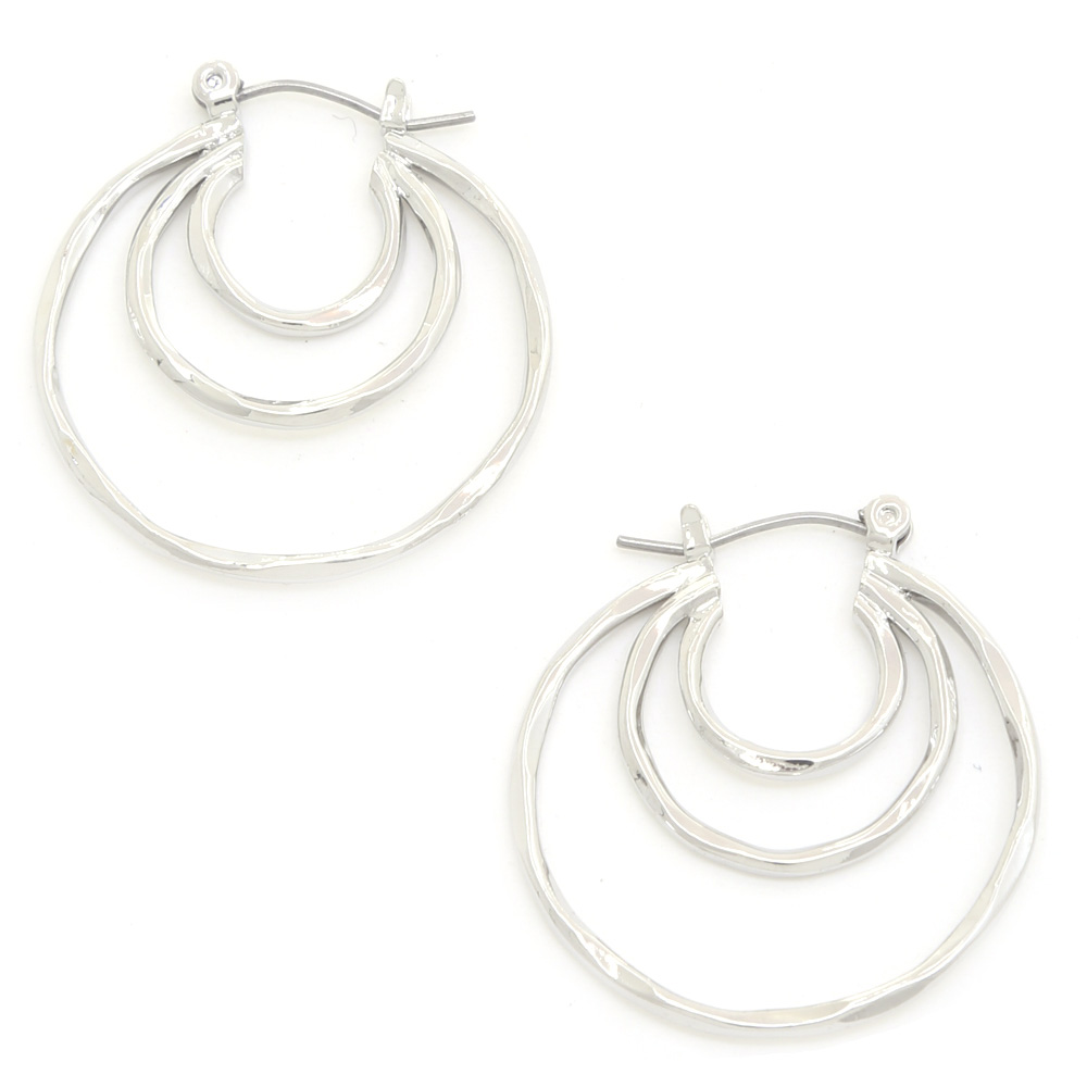 HAMMERED METAL HOOP EARRING