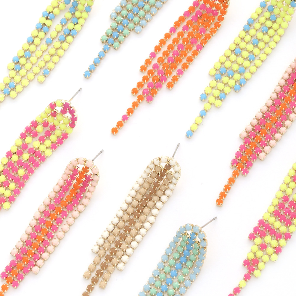 BEADED CHAIN DANGLE EARRING