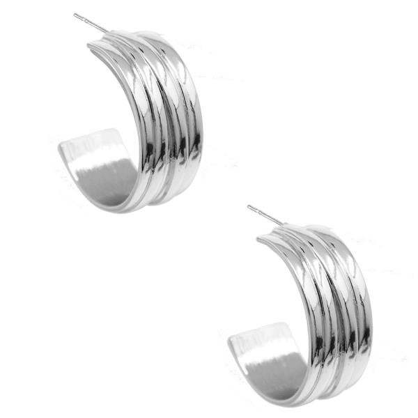 BOLD HOOP EARRING