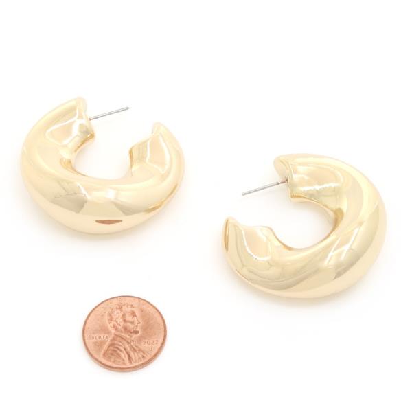 PUFFY OPEN HOOP EARRING