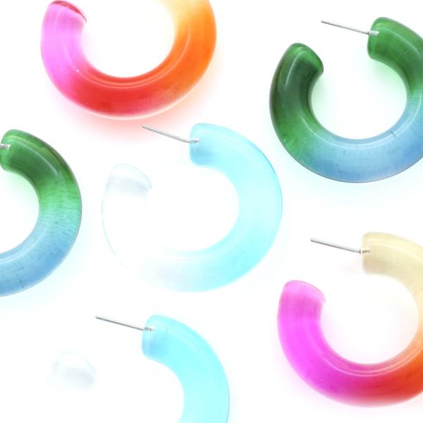 TRANSPARENT TRIPLE COLOR OPEN HOOP EAR