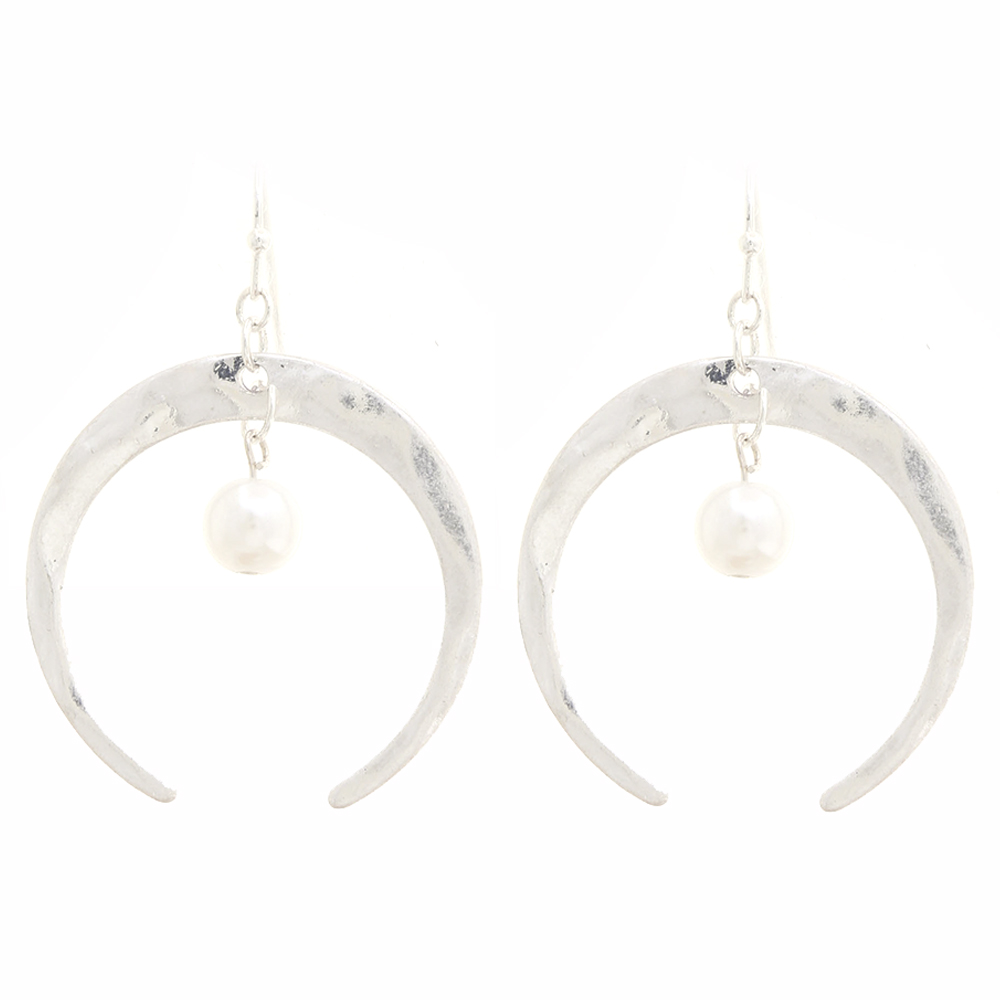 METAL MOON WITH PEARL DANGLE EARRING