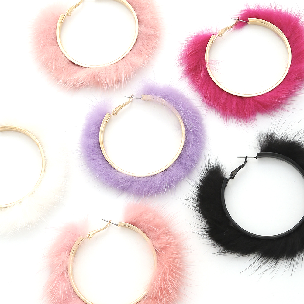 FAUX FUR HOOP EARRING