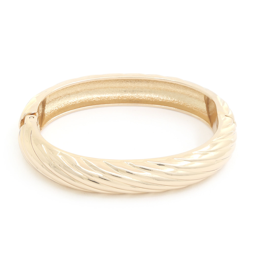LINED METAL BANGLE BRACELET