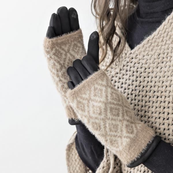 DIAMOND PATTERN KNIT SLEEVE GLOVES WITH SMART TOUCH