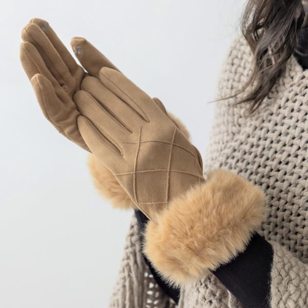 FUR TRIMMED TEXTURED GLOVES WITH SMART TOUCH