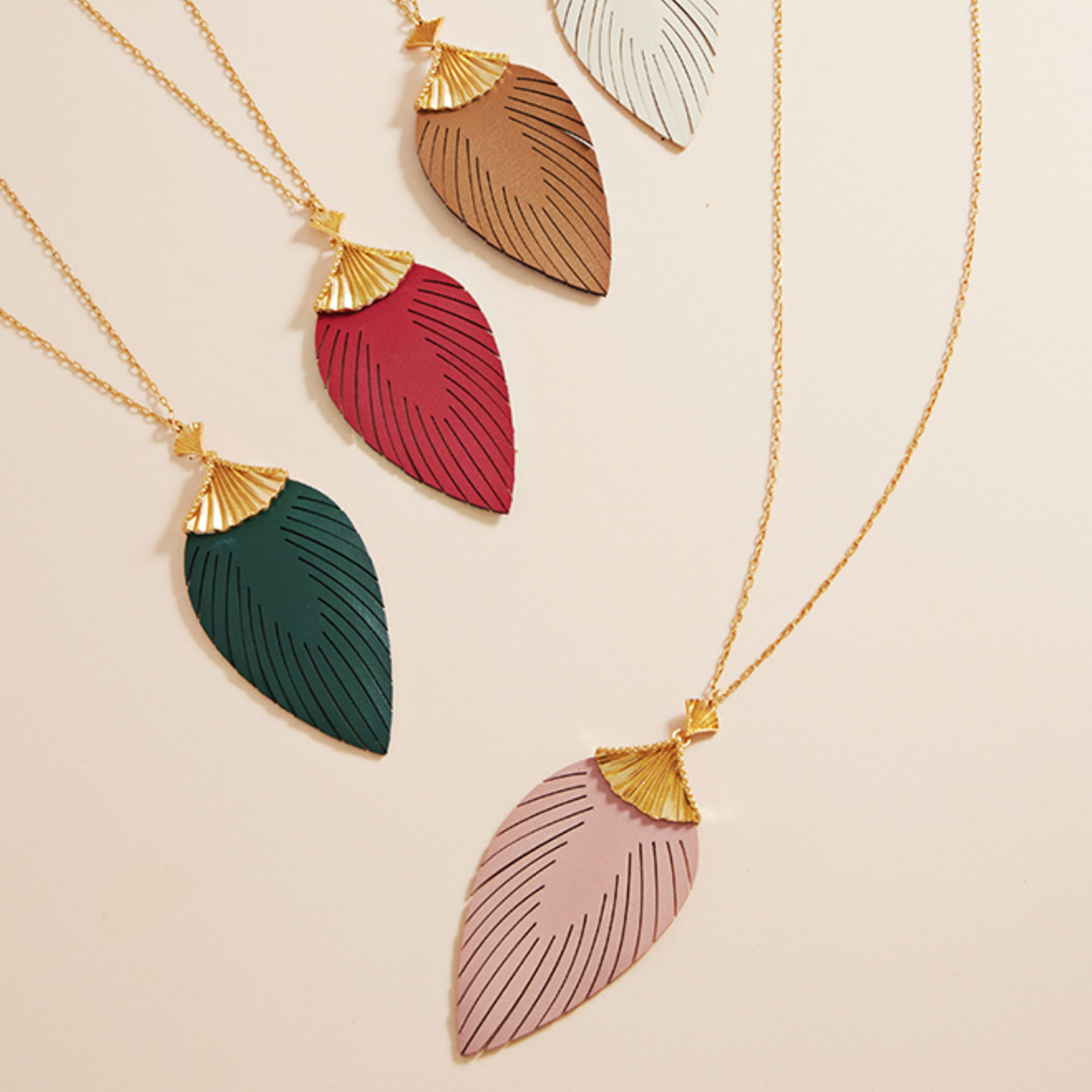 FEATHER SHAPED PU LEATHER LONG NECKLACE
