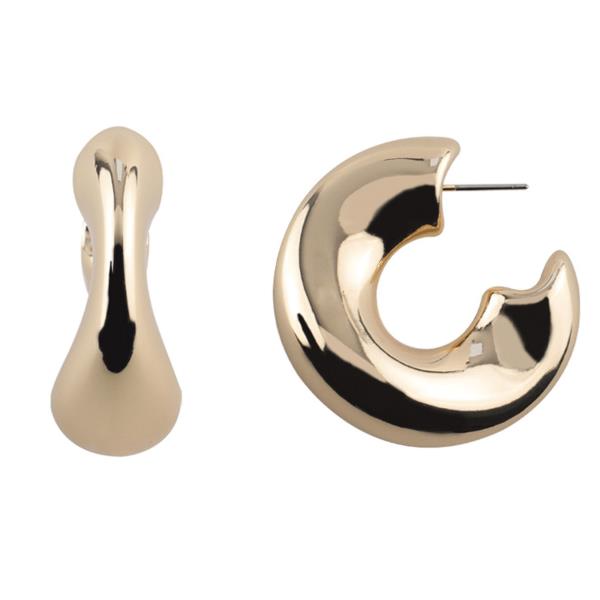 PUFFY SCULPTURAL HOOP EARRING