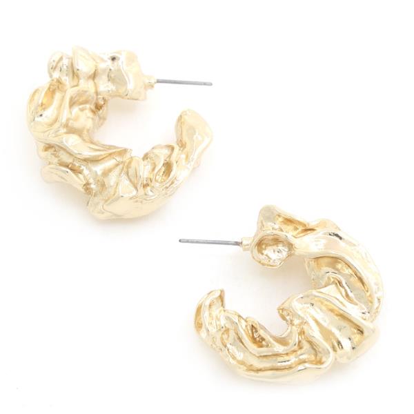 RUFFLE METAL EARRING