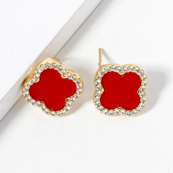 GOLD DIPPED FLOWER STUD EARRING