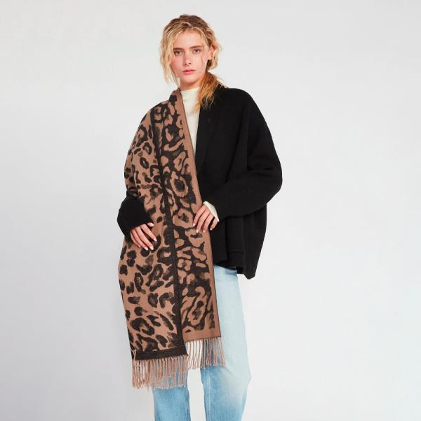 REVERSIBLE LEOPARD PRINT SCARF