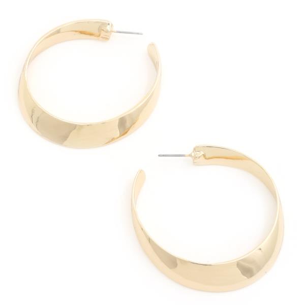 WIDE HOOP METAL EARRING