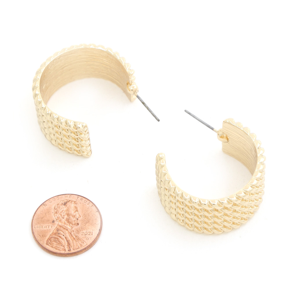TEXTURED WIDE OPEN CIRCLE EARRING