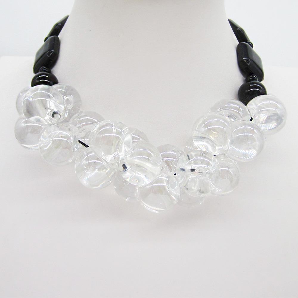 CHUNKY CLEAR BEAD NECKLACE