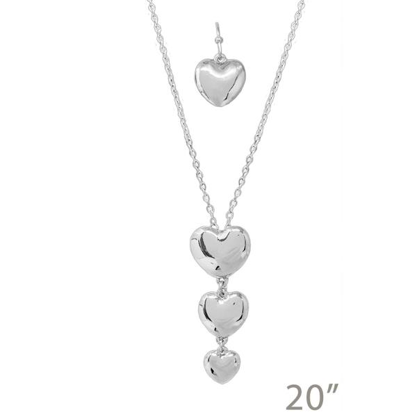 TRIPLE HEART NECKLACE