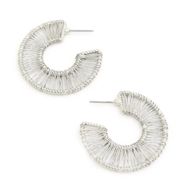 WIRED OPEN CIRCLE EARRING