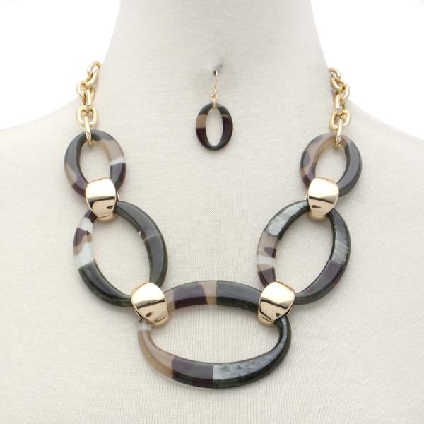 TWO TONE OVAL LINK METAL NECKLACE