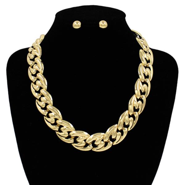 CURB OVAL LINK NECKLACE