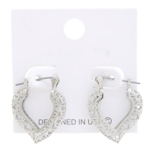 FILIGREE PATTERN HEART SHAPE EARRING