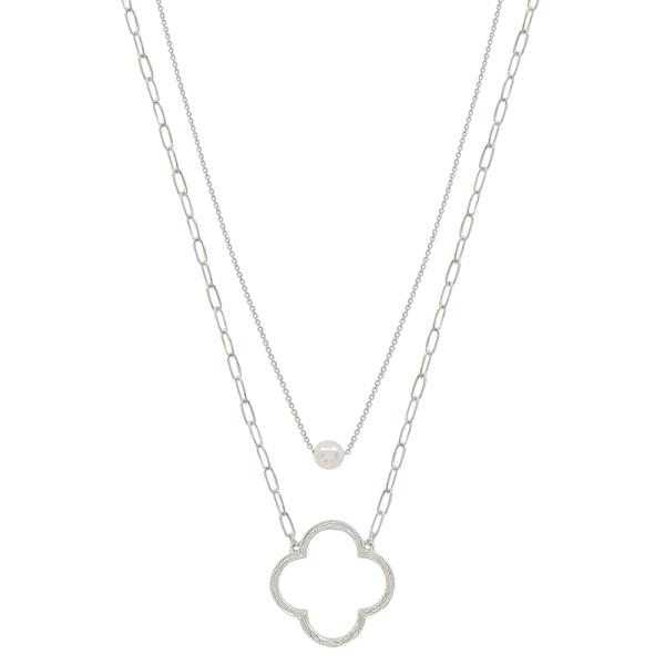 CLOVER METAL WITH PEARL ACCENT SHORT NECKLACE