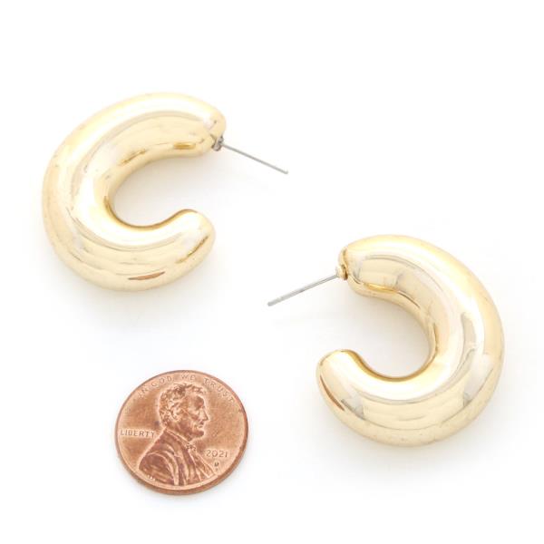 PUFFY C HOOP EARRING