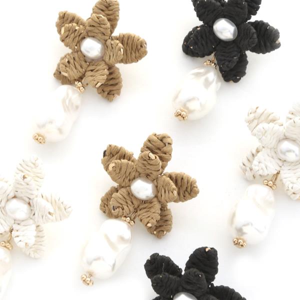 RAFFIA DOUBLE FLOWER W PEARL EARRING