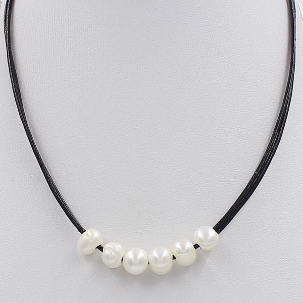 PEARL SHORT CORD NECKLACE
