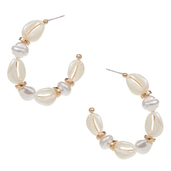 ROUND SHAPED FAKE SHELL AND PEARLS HOOP EARRING