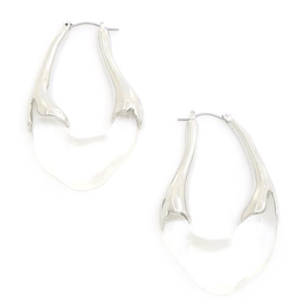 CLEAR METAL EARRING