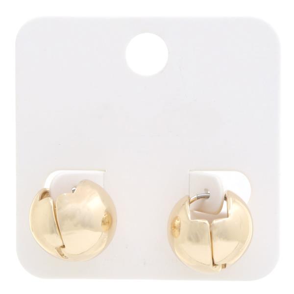 ROUND DOME EARRING