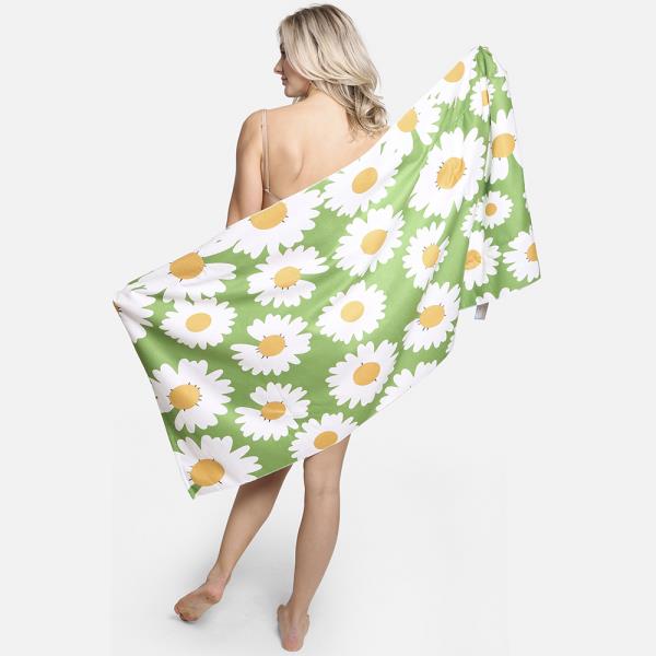 DAISY BEACH BAG AND TOWEL COMBO 2-IN-1 CONVERTIBLE BEACH TOWEL AND BAG